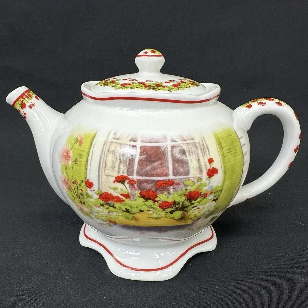 Brownlow‎ Heritage China Teapot, 'Ginger's Window' by Judy Buswell, Vintage 2003